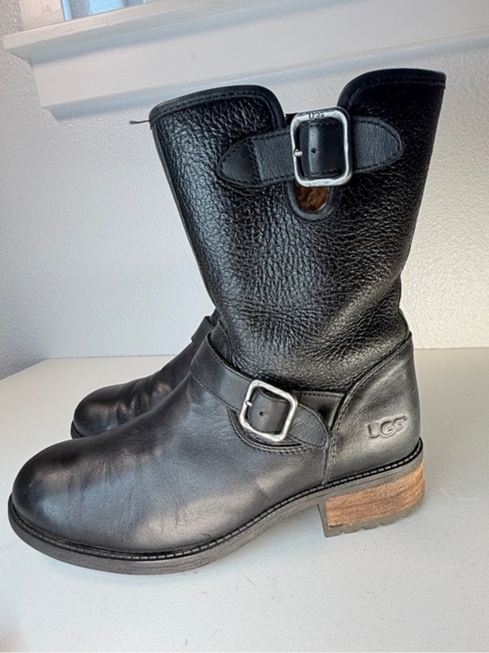 UGG Australia Chaney Moto Biker Boots Black Leather Shearling Size 8